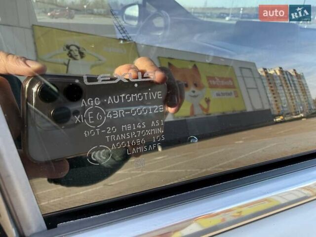 Белый Лексус РХ, объемом двигателя 2 л и пробегом 112 тыс. км за 44000 $, фото 33 на Automoto.ua