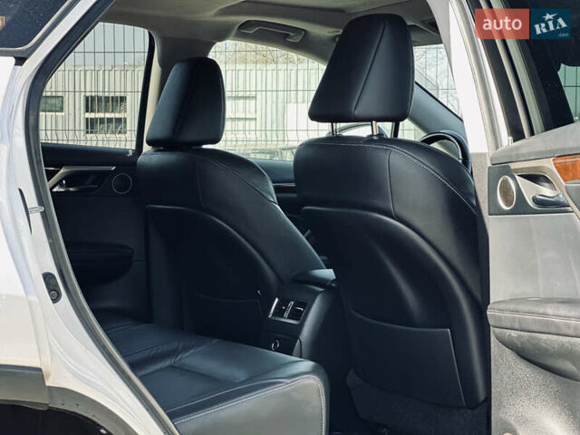 Білий Лексус РХ, об'ємом двигуна 3.46 л та пробігом 125 тис. км за 34000 $, фото 61 на Automoto.ua