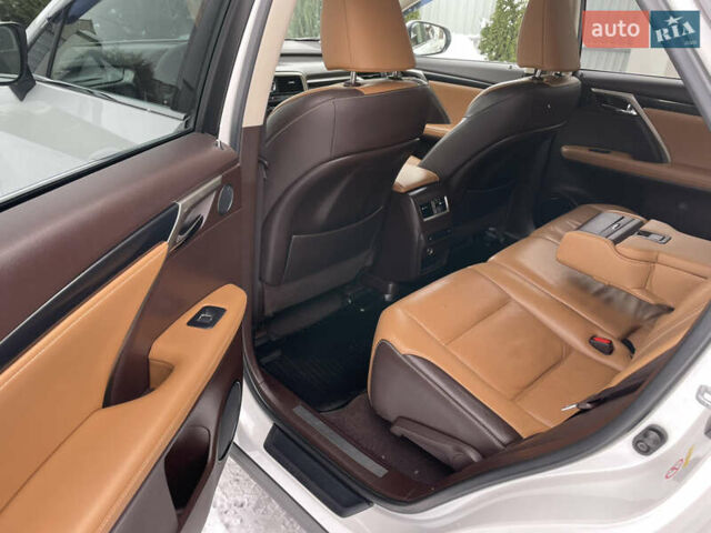 Белый Лексус РХ, объемом двигателя 2 л и пробегом 127 тыс. км за 28700 $, фото 21 на Automoto.ua