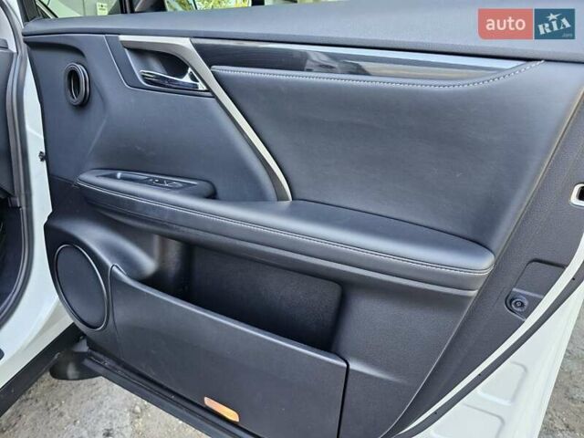 Белый Лексус РХ, объемом двигателя 2 л и пробегом 84 тыс. км за 33800 $, фото 20 на Automoto.ua