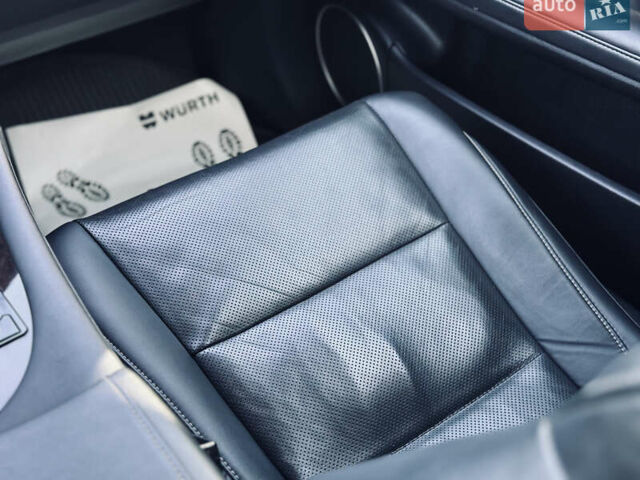 Білий Лексус РХ, об'ємом двигуна 3.46 л та пробігом 125 тис. км за 34000 $, фото 35 на Automoto.ua