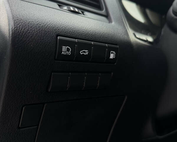 Белый Лексус РХ, объемом двигателя 3.46 л и пробегом 159 тыс. км за 36000 $, фото 16 на Automoto.ua