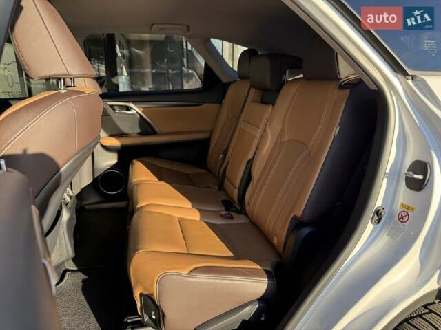 Білий Лексус РХ, об'ємом двигуна 3.5 л та пробігом 62 тис. км за 35500 $, фото 32 на Automoto.ua