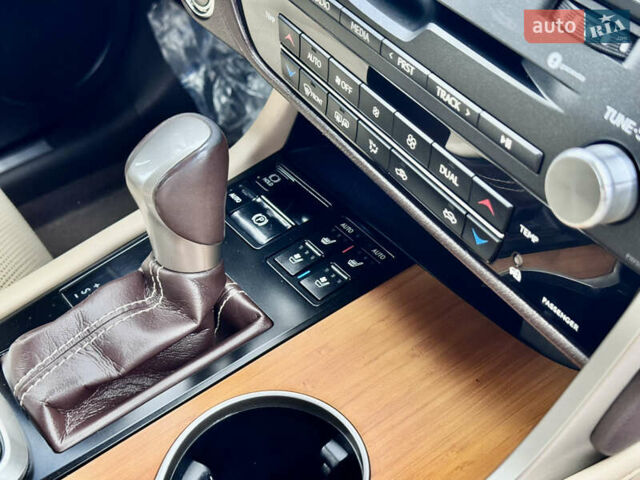 Лексус РХ 2018 в Киеве на Automoto.ua Белый Лексус РХ, объемом двигателя 3.46 л и пробегом 135 тыс. км за 29999 $, фото 35 на Automoto.ua