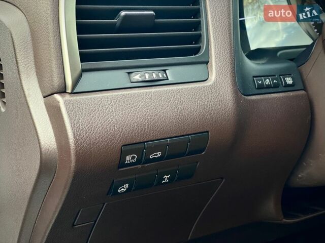 Білий Лексус РХ, об'ємом двигуна 2 л та пробігом 75 тис. км за 38000 $, фото 16 на Automoto.ua