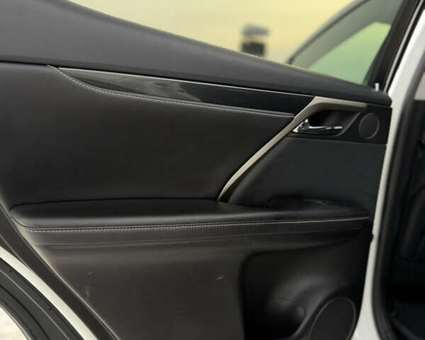 Белый Лексус РХ, объемом двигателя 3.46 л и пробегом 159 тыс. км за 36000 $, фото 22 на Automoto.ua