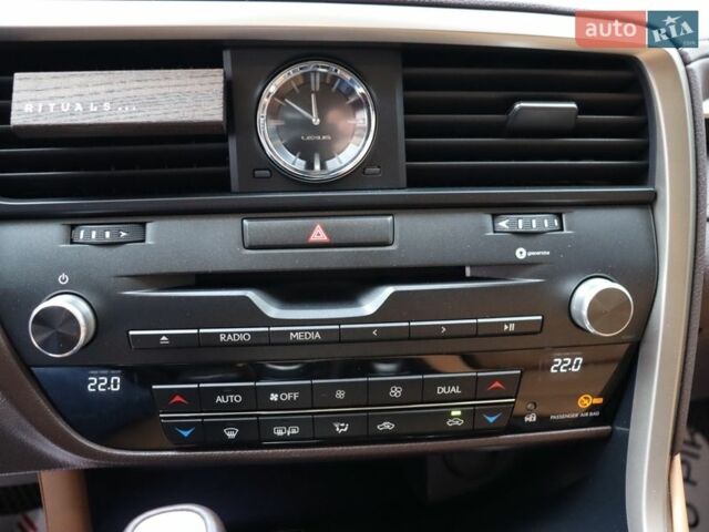 Білий Лексус РХ, об'ємом двигуна 2 л та пробігом 32 тис. км за 39900 $, фото 26 на Automoto.ua