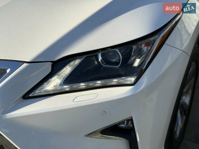 Білий Лексус РХ, об'ємом двигуна 3.5 л та пробігом 62 тис. км за 35500 $, фото 4 на Automoto.ua