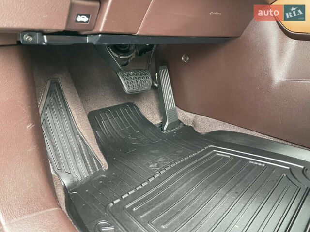 Белый Лексус РХ, объемом двигателя 2 л и пробегом 127 тыс. км за 28700 $, фото 18 на Automoto.ua