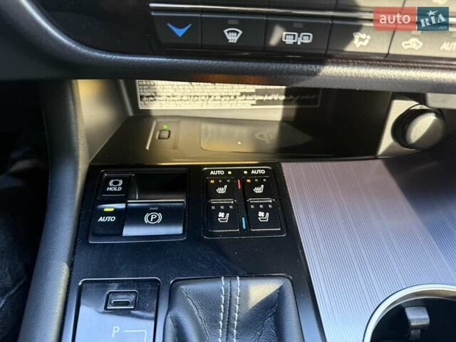 Белый Лексус РХ, объемом двигателя 2 л и пробегом 112 тыс. км за 44000 $, фото 56 на Automoto.ua