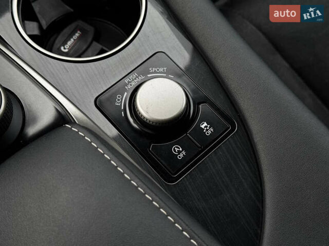 Білий Лексус РХ, об'ємом двигуна 2 л та пробігом 99 тис. км за 36500 $, фото 41 на Automoto.ua