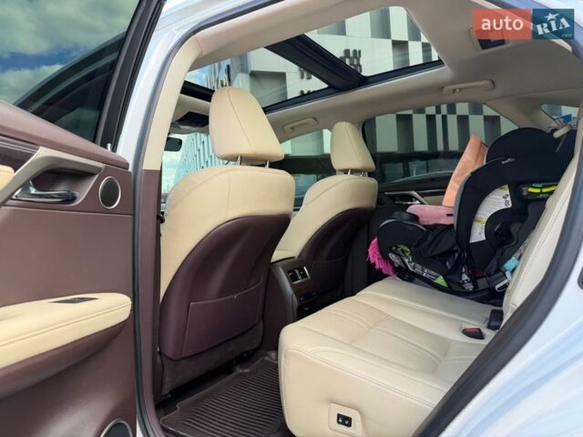 Білий Лексус РХ, об'ємом двигуна 3.46 л та пробігом 77 тис. км за 34000 $, фото 10 на Automoto.ua