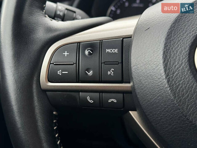 Білий Лексус РХ, об'ємом двигуна 2 л та пробігом 99 тис. км за 36500 $, фото 35 на Automoto.ua