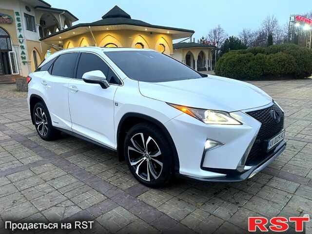 Белый Лексус РХ, объемом двигателя 3.5 л и пробегом 52 тыс. км за 42000 $, фото 2 на Automoto.ua