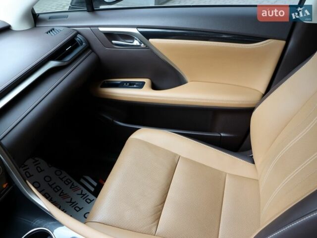 Білий Лексус РХ, об'ємом двигуна 2 л та пробігом 32 тис. км за 39900 $, фото 29 на Automoto.ua