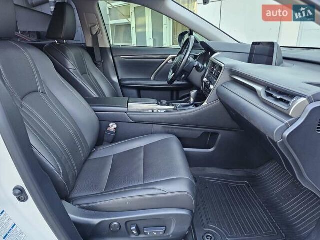 Белый Лексус РХ, объемом двигателя 2 л и пробегом 84 тыс. км за 33800 $, фото 17 на Automoto.ua