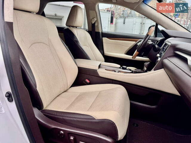 Лексус РХ 2018 в Киеве на Automoto.ua Белый Лексус РХ, объемом двигателя 3.46 л и пробегом 135 тыс. км за 29999 $, фото 40 на Automoto.ua