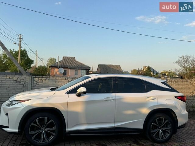 Білий Лексус РХ, об'ємом двигуна 2 л та пробігом 169 тис. км за 31000 $, фото 4 на Automoto.ua