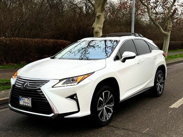 Белый Лексус РХ, объемом двигателя 3.5 л и пробегом 49 тыс. км за 37000 $, фото 1 на Automoto.ua