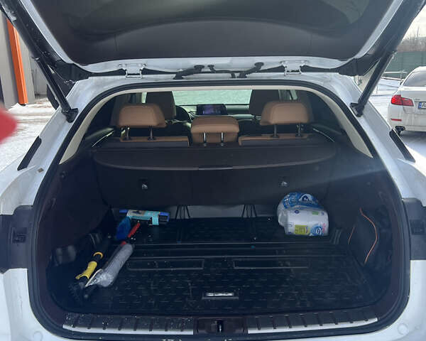 Белый Лексус РХ, объемом двигателя 2 л и пробегом 80 тыс. км за 36000 $, фото 19 на Automoto.ua