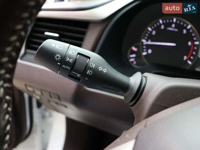 Білий Лексус РХ, об'ємом двигуна 2 л та пробігом 32 тис. км за 39900 $, фото 15 на Automoto.ua