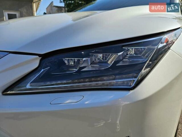 Белый Лексус РХ, объемом двигателя 2 л и пробегом 84 тыс. км за 33800 $, фото 12 на Automoto.ua