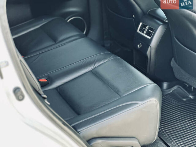 Білий Лексус РХ, об'ємом двигуна 3.46 л та пробігом 125 тис. км за 34000 $, фото 62 на Automoto.ua