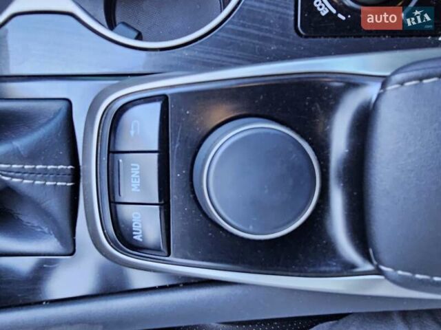 Белый Лексус РХ, объемом двигателя 2 л и пробегом 84 тыс. км за 33800 $, фото 34 на Automoto.ua