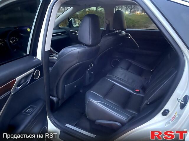 Белый Лексус РХ, объемом двигателя 3.5 л и пробегом 52 тыс. км за 42000 $, фото 8 на Automoto.ua