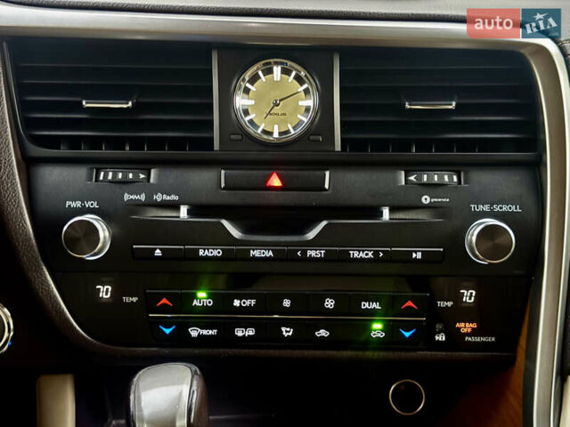 Белый Лексус РХ, объемом двигателя 3.46 л и пробегом 135 тыс. км за 32000 $, фото 28 на Automoto.ua