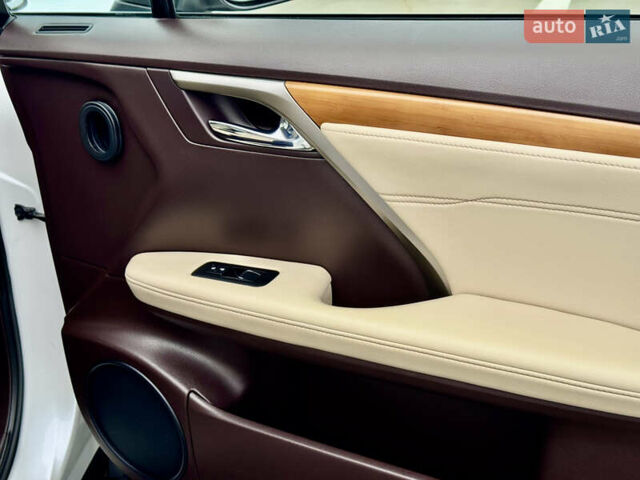 Лексус РХ 2018 в Киеве на Automoto.ua Белый Лексус РХ, объемом двигателя 3.46 л и пробегом 135 тыс. км за 29999 $, фото 39 на Automoto.ua