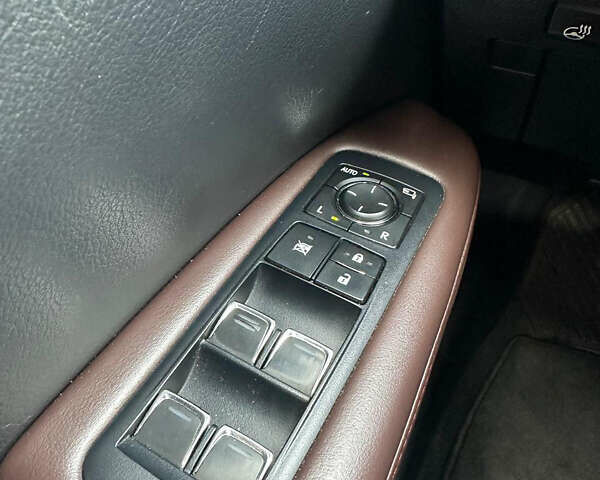 Белый Лексус РХ, объемом двигателя 2 л и пробегом 230 тыс. км за 31000 $, фото 12 на Automoto.ua