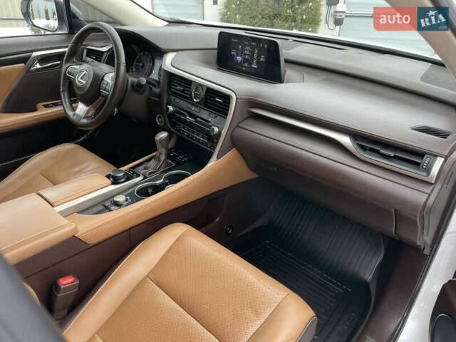 Белый Лексус РХ, объемом двигателя 2 л и пробегом 127 тыс. км за 28700 $, фото 24 на Automoto.ua