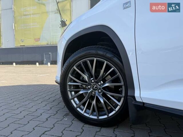 Белый Лексус РХ, объемом двигателя 2 л и пробегом 112 тыс. км за 44000 $, фото 65 на Automoto.ua