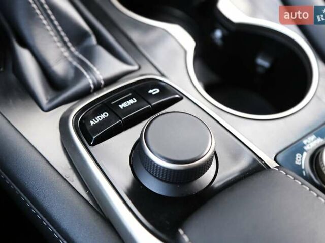 Білий Лексус РХ, об'ємом двигуна 2 л та пробігом 98 тис. км за 35000 $, фото 20 на Automoto.ua