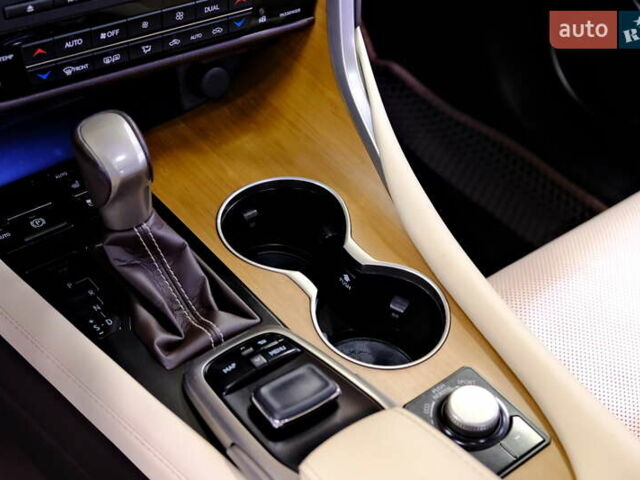 Белый Лексус РХ, объемом двигателя 3.46 л и пробегом 48 тыс. км за 36900 $, фото 15 на Automoto.ua