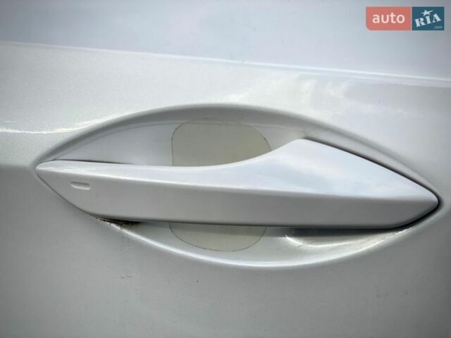 Білий Лексус РХ, об'ємом двигуна 2 л та пробігом 75 тис. км за 38000 $, фото 12 на Automoto.ua