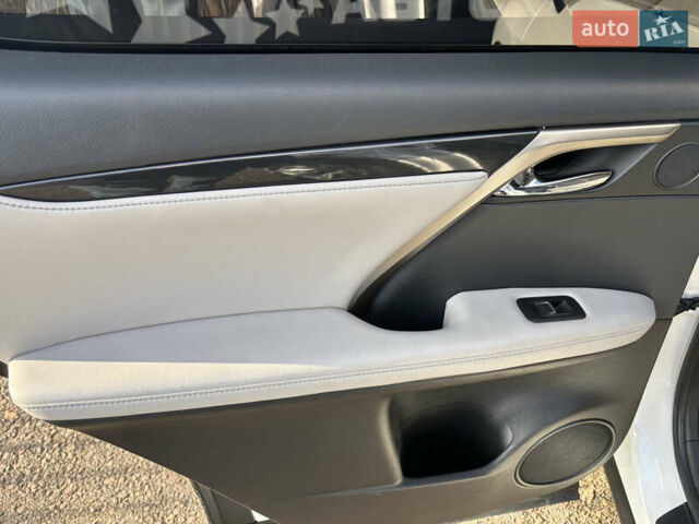 Белый Лексус РХ, объемом двигателя 3.46 л и пробегом 61 тыс. км за 28900 $, фото 8 на Automoto.ua