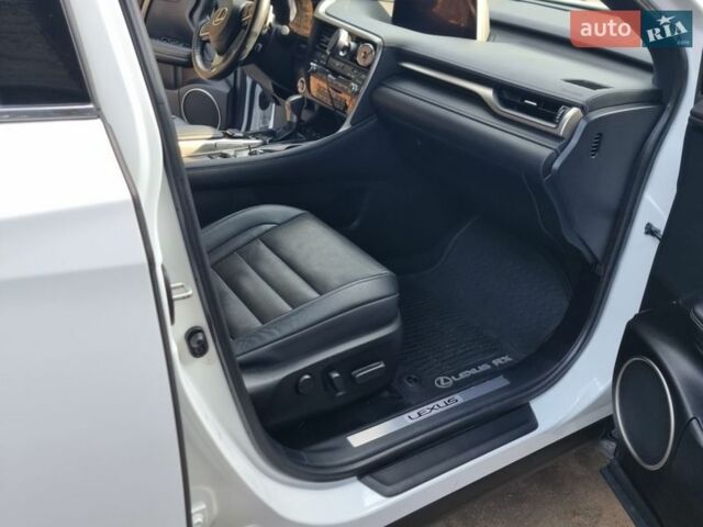 Белый Лексус РХ, объемом двигателя 3.46 л и пробегом 174 тыс. км за 36000 $, фото 21 на Automoto.ua