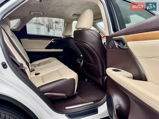 Лексус РХ 2018 в Киеве на Automoto.ua Белый Лексус РХ, объемом двигателя 3.46 л и пробегом 135 тыс. км за 29999 $, фото 47 на Automoto.ua