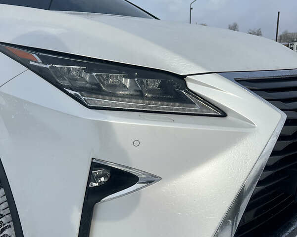 Белый Лексус РХ, объемом двигателя 2 л и пробегом 80 тыс. км за 36000 $, фото 10 на Automoto.ua