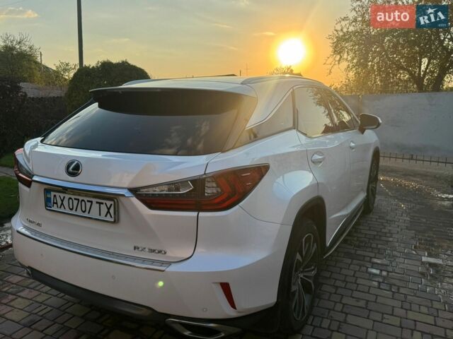 Білий Лексус РХ, об'ємом двигуна 2 л та пробігом 169 тис. км за 31000 $, фото 7 на Automoto.ua