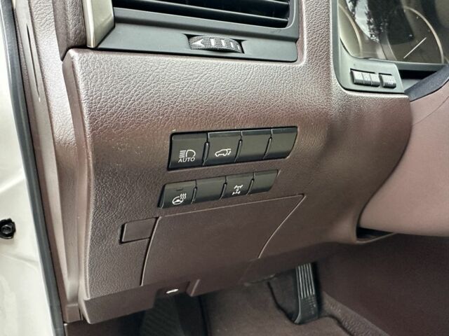 Лексус РХ 2018 в Кельменцах на Automoto.ua Белый Лексус РХ, объемом двигателя 2 л и пробегом 155 тыс. км за 32500 $, фото 4 на Automoto.ua