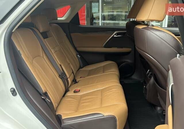 Білий Лексус РХ, об'ємом двигуна 2 л та пробігом 263 тис. км за 26000 $, фото 6 на Automoto.ua