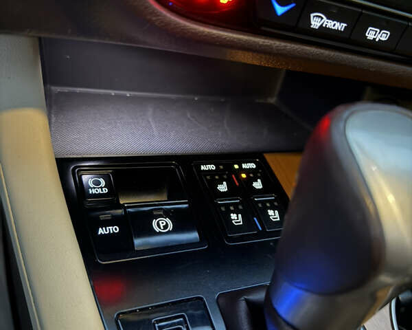 Белый Лексус РХ, объемом двигателя 3.46 л и пробегом 101 тыс. км за 30500 $, фото 21 на Automoto.ua