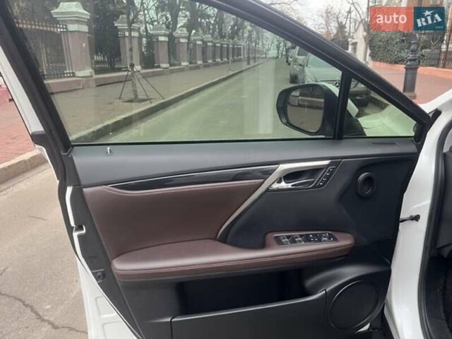 Білий Лексус РХ, об'ємом двигуна 2 л та пробігом 80 тис. км за 42000 $, фото 5 на Automoto.ua