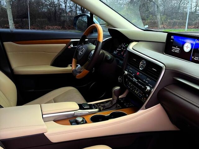 Белый Лексус РХ, объемом двигателя 3.5 л и пробегом 49 тыс. км за 37000 $, фото 6 на Automoto.ua