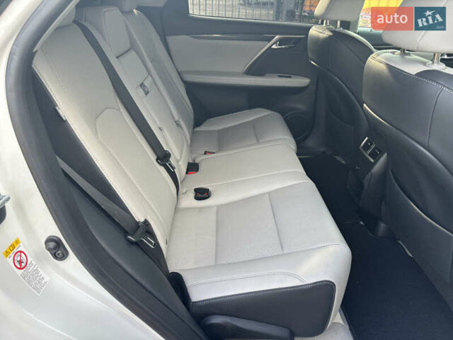 Белый Лексус РХ, объемом двигателя 3.46 л и пробегом 61 тыс. км за 28900 $, фото 11 на Automoto.ua