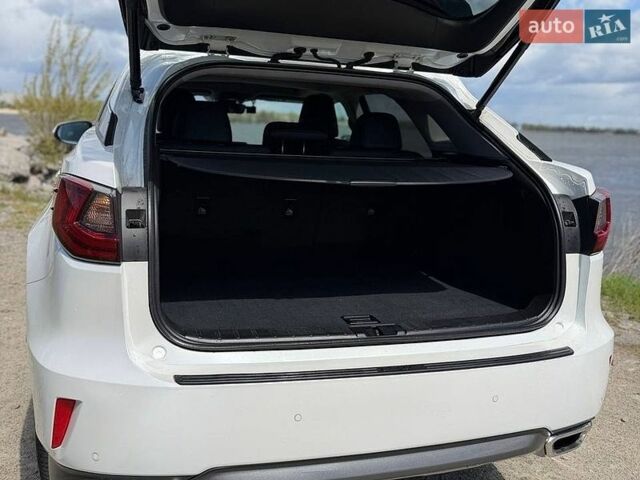 Белый Лексус РХ, объемом двигателя 3.46 л и пробегом 126 тыс. км за 31000 $, фото 25 на Automoto.ua