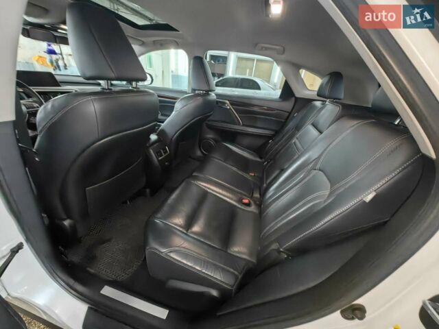 Белый Лексус РХ, объемом двигателя 3.46 л и пробегом 89 тыс. км за 33000 $, фото 6 на Automoto.ua